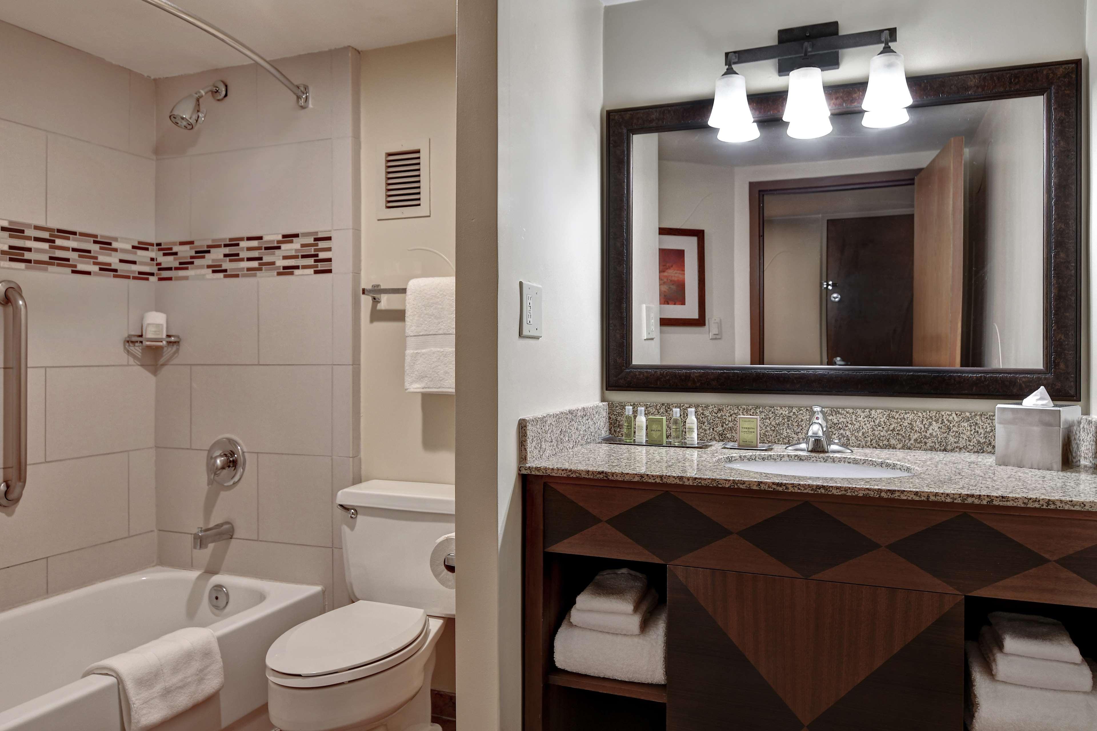 Doubletree By Hilton Phoenix- Tempe Extérieur photo