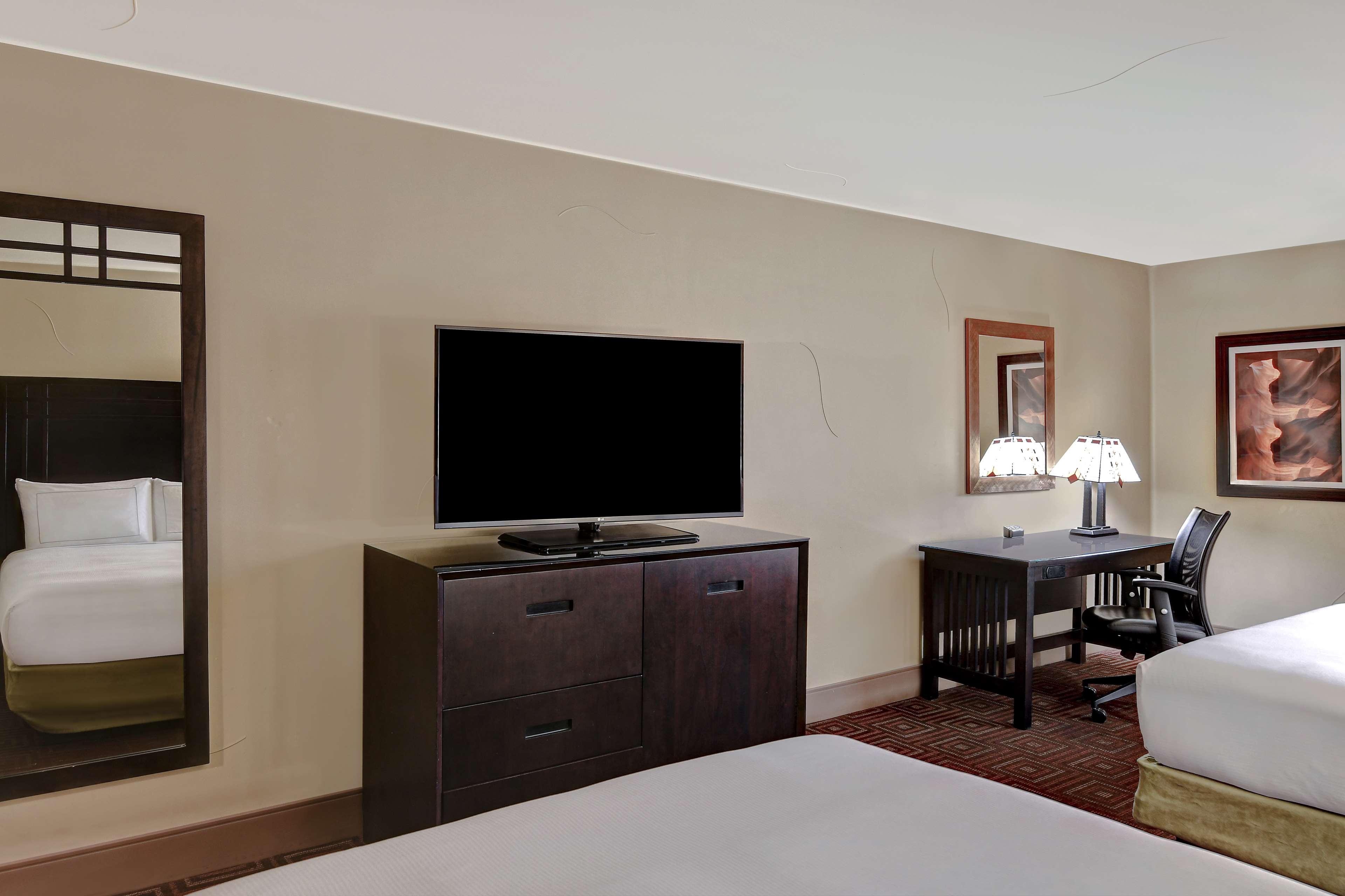 Hotel Doubletree By Hilton Phoenix- Tempe Extérieur photo