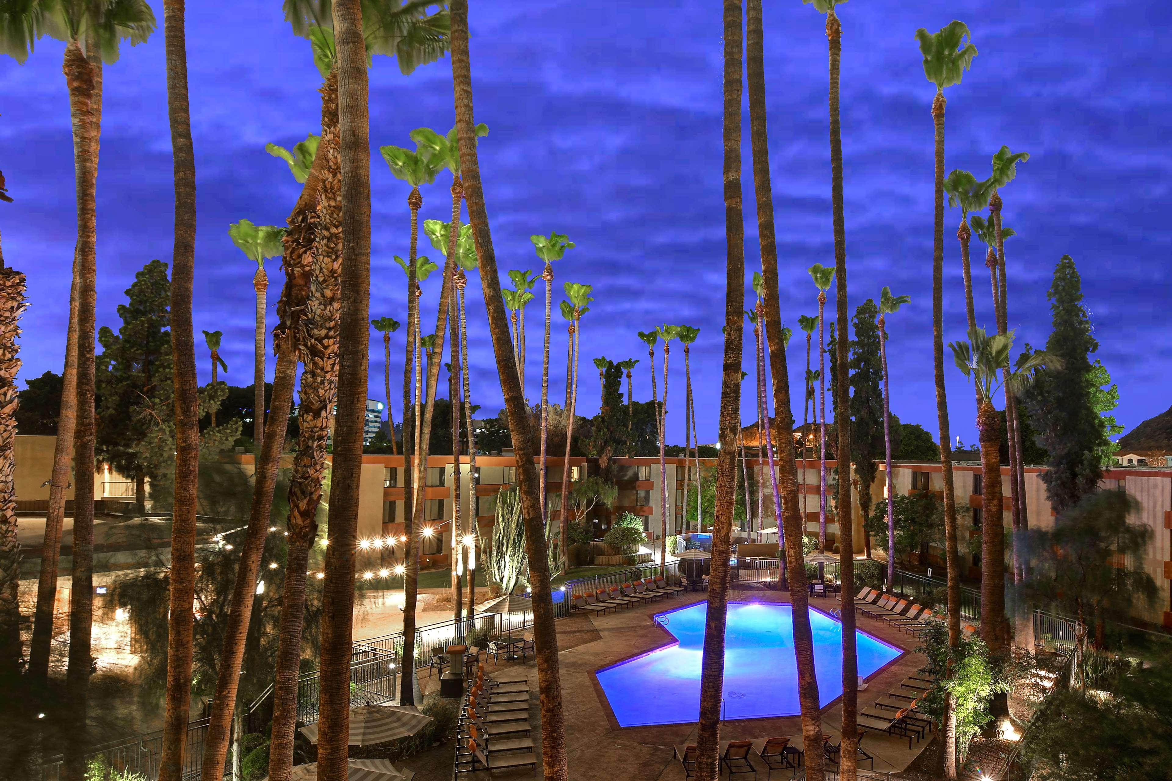 Hotel Doubletree By Hilton Phoenix- Tempe Extérieur photo