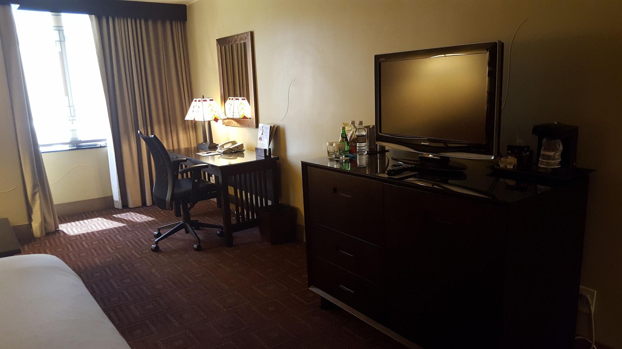 Hotel Doubletree By Hilton Phoenix- Tempe Extérieur photo